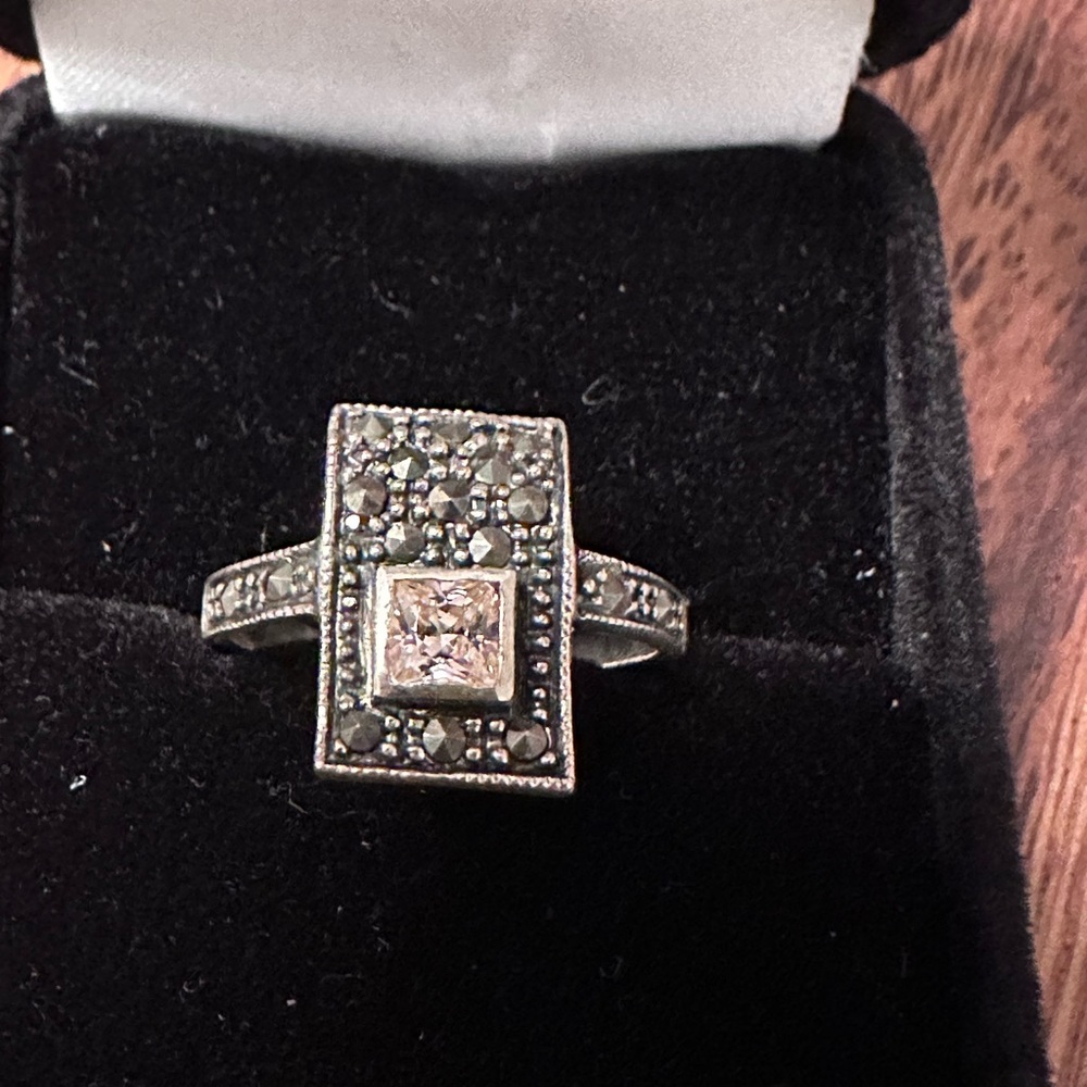 Elegant Silver marcasite Ring with Sparkling Accents